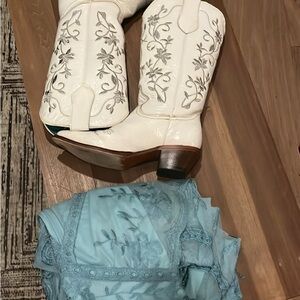 Corral Ivory and Gray Embroidered Heeled Boots